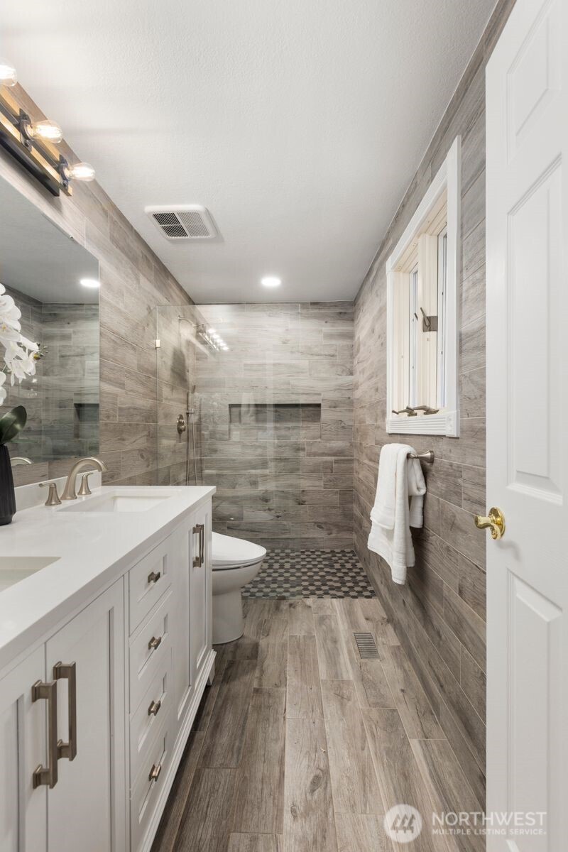 5611 240th Street SE, Woodinville, WA 98072-8607