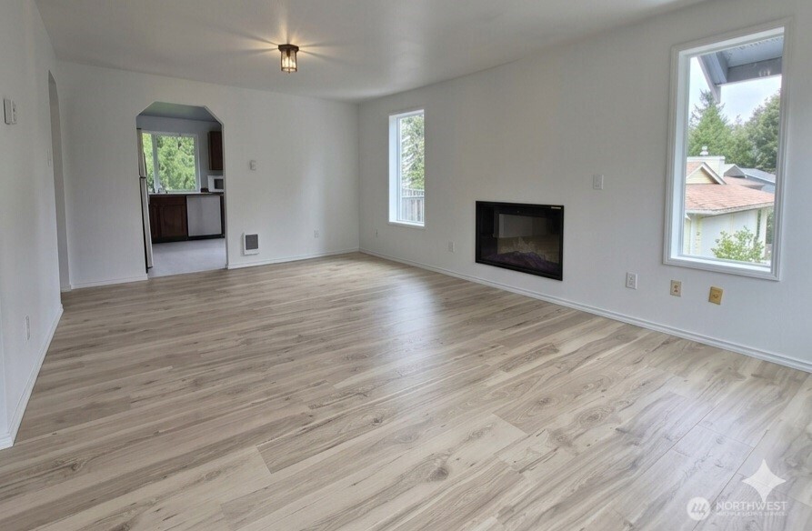 7195 E Stanley Lane , Port Orchard, WA 98366