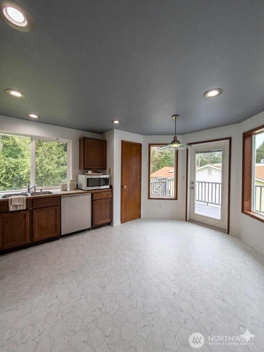 7195 E Stanley Lane , Port Orchard, WA 98366