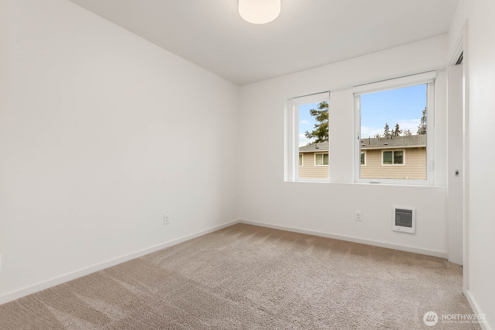 5118 164th Street SW #D6, Edmonds, WA 98026