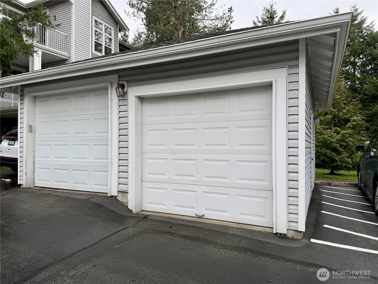 23760 SE 52nd Lane #14-1, Issaquah, WA 98029