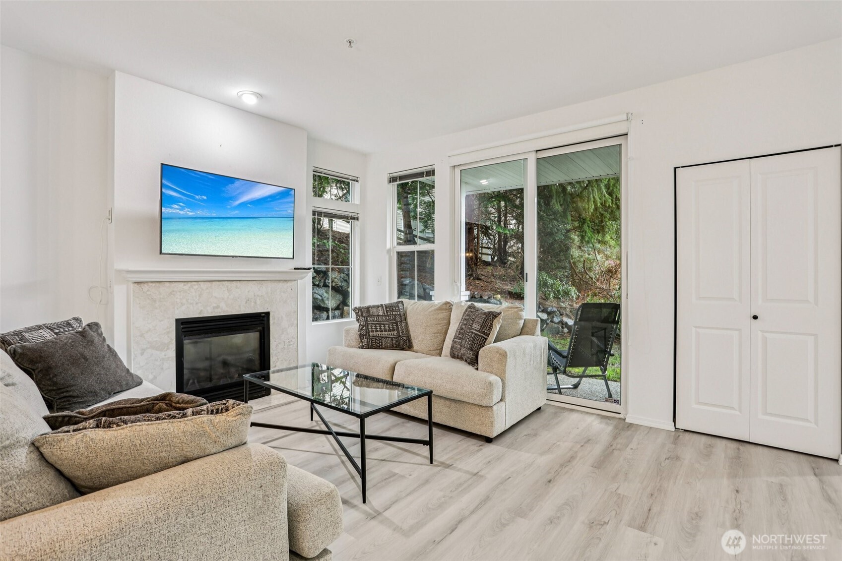 23760 SE 52nd Lane #14-1, Issaquah, WA 98029
