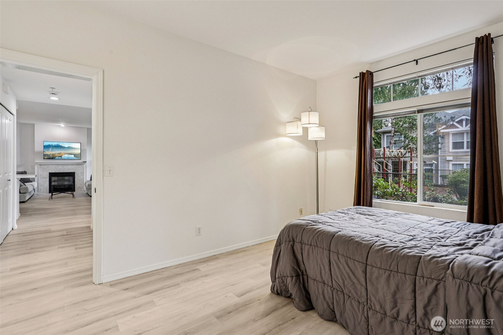 23760 SE 52nd Lane #14-1, Issaquah, WA 98029