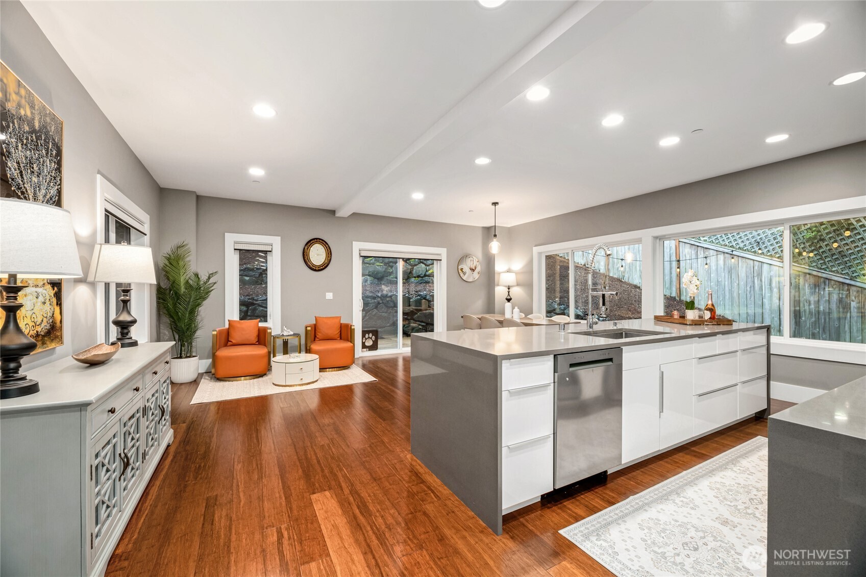 1312 211th Avenue NE, Sammamish, WA 98074