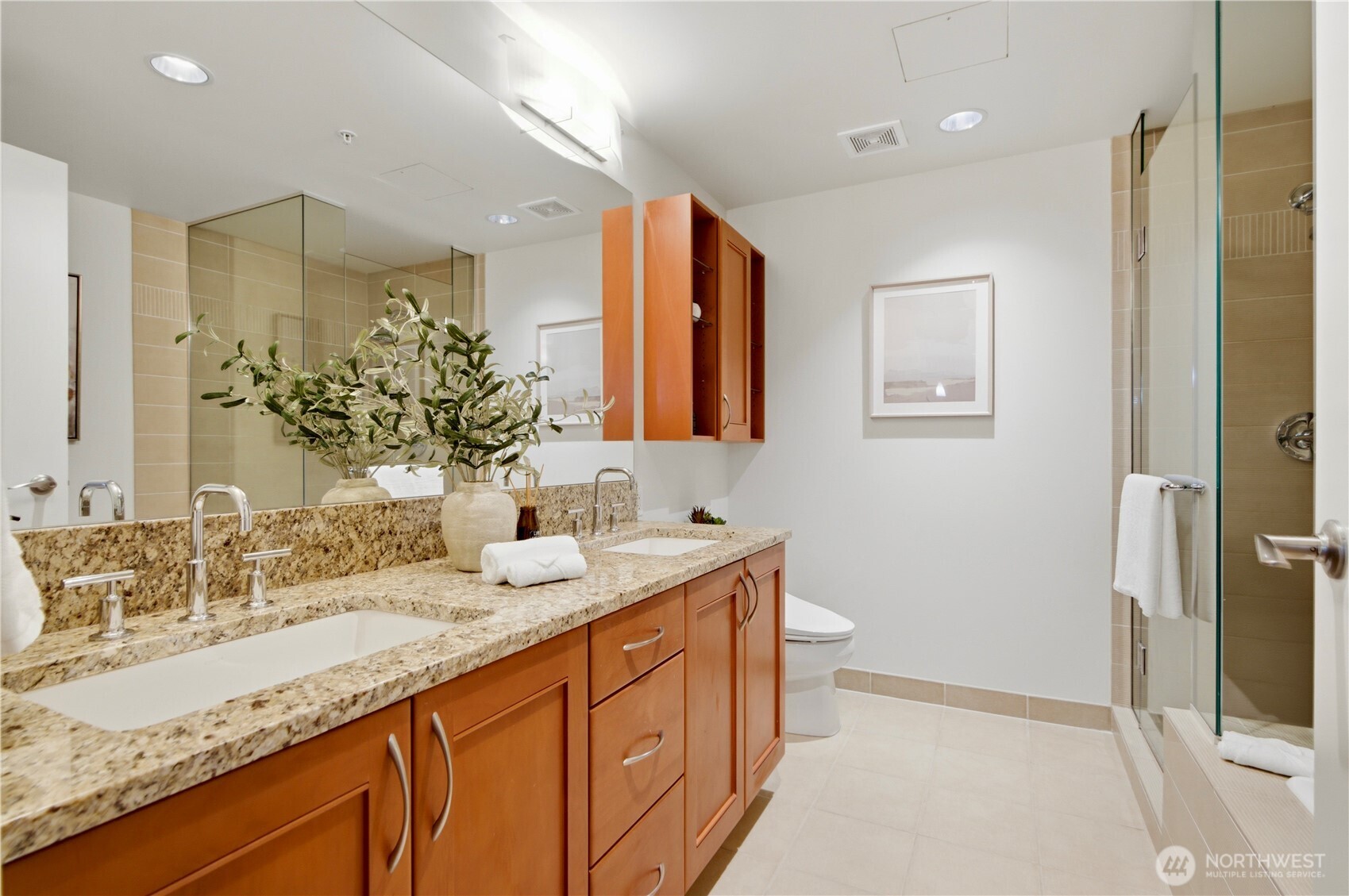 10650 NE 9th Place #1527, Bellevue, WA 98004