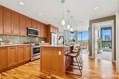 10650 NE 9th Place #1527, Bellevue, WA 98004 - Photo 7