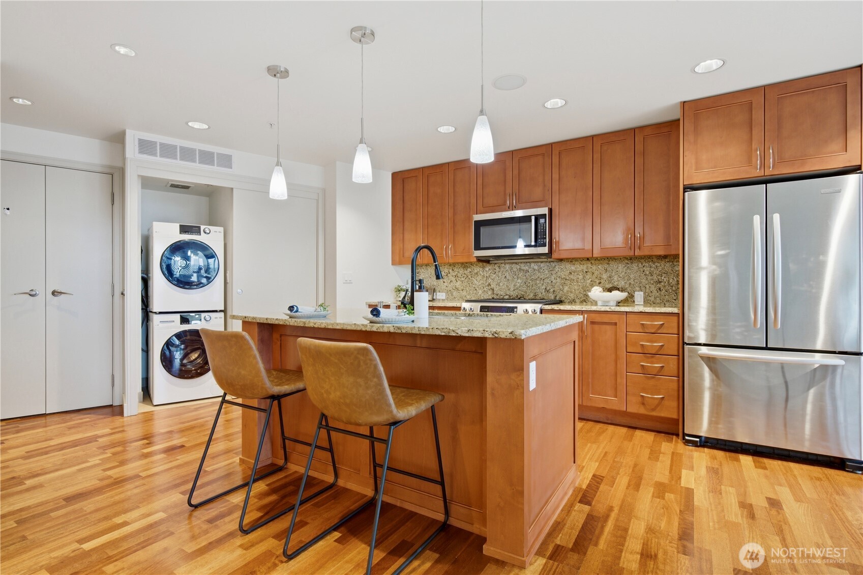 10650 NE 9th Place #1527, Bellevue, WA 98004