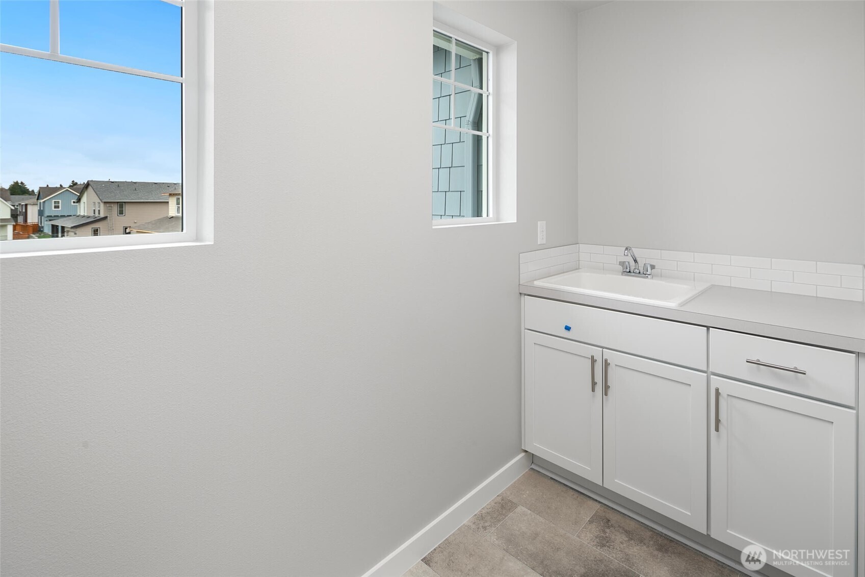562 SW 97th Street #4, Seattle, WA 98106