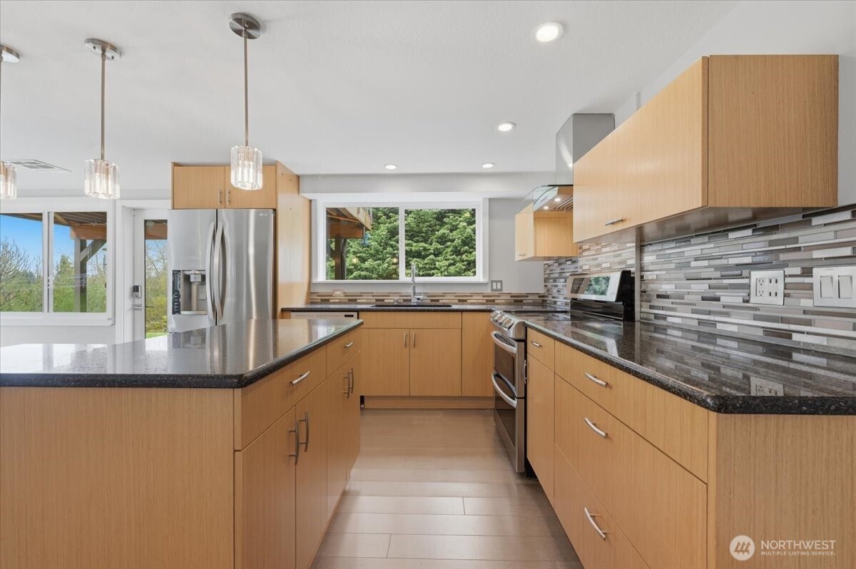 16125 NE 145 Street , Woodinville, WA 98072