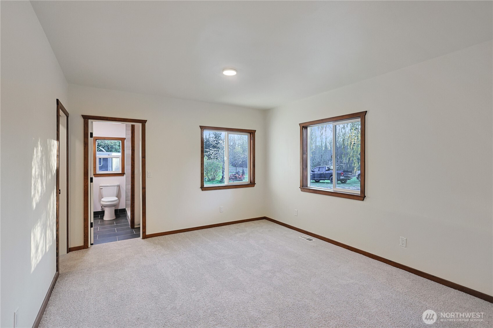 10802 Eatonville Highway E, Eatonville, WA 98328