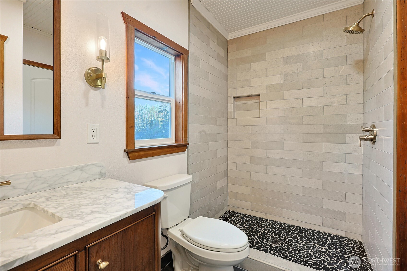 10802 Eatonville Highway E, Eatonville, WA 98328