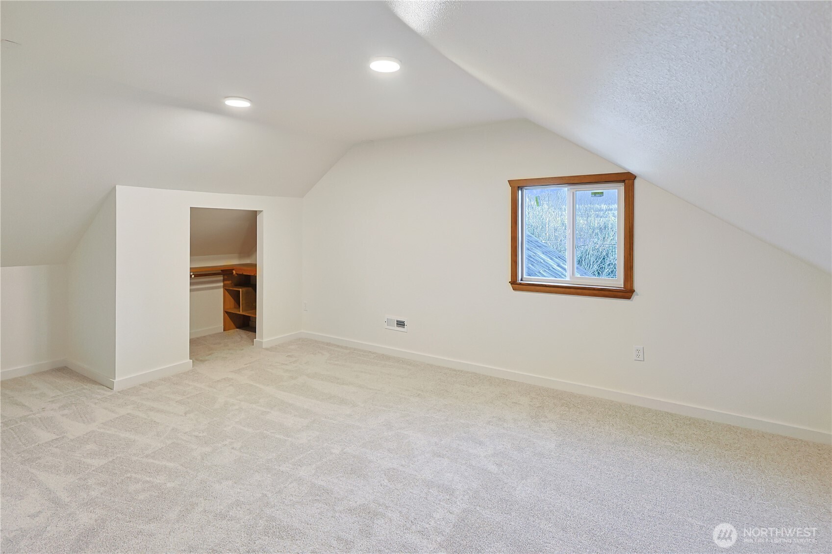 10802 Eatonville Highway E, Eatonville, WA 98328