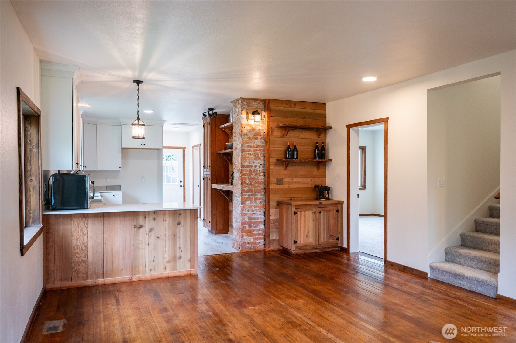 10802 Eatonville Highway E, Eatonville, WA 98328