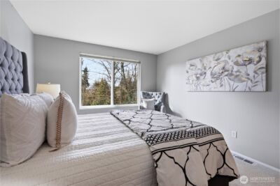 6649 SE Cougar Mountain Way , Bellevue, WA 98006 - Photo 16