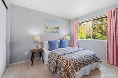 6649 SE Cougar Mountain Way , Bellevue, WA 98006 - Photo 26