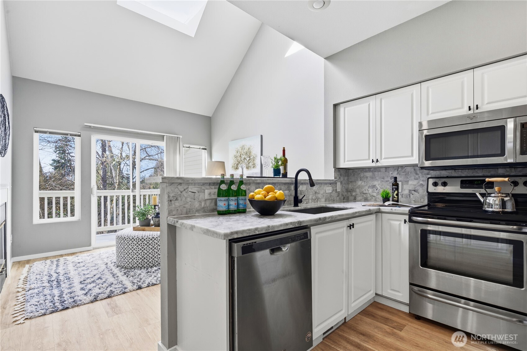 6649 SE Cougar Mountain Way , Bellevue, WA 98006