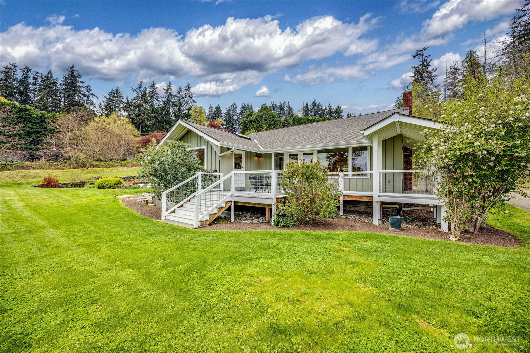 4185 Point White Drive NE, Bainbridge Island, WA 98110