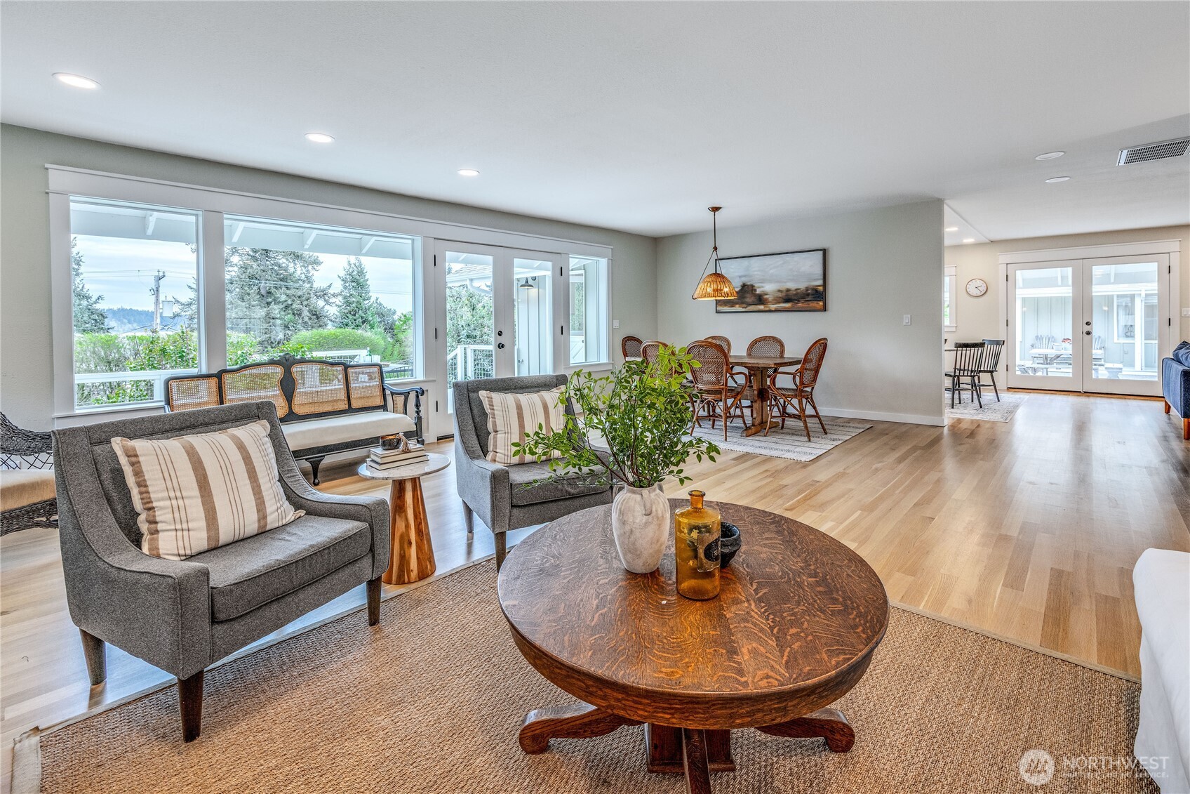 4185 Point White Drive NE, Bainbridge Island, WA 98110
