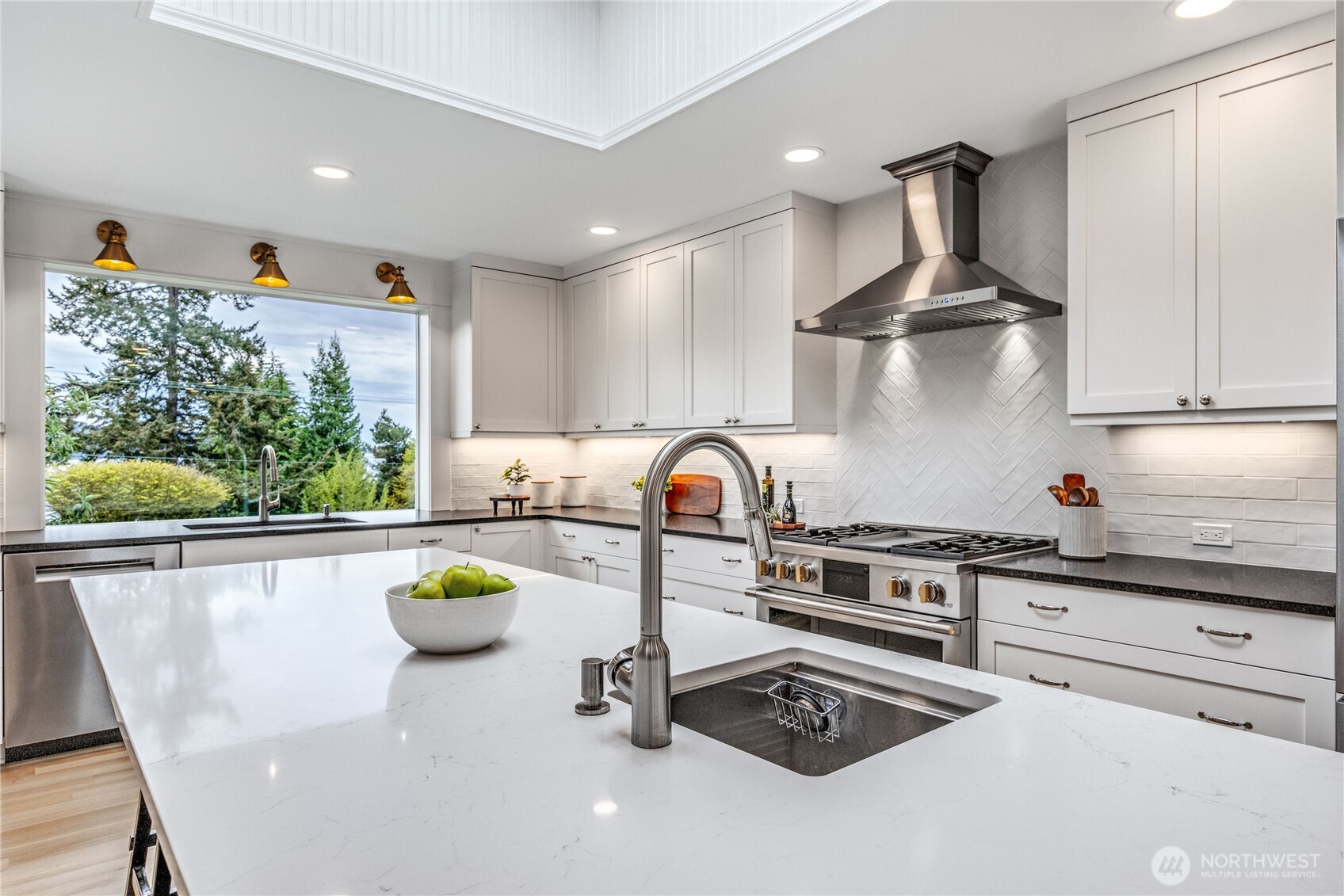 4185 Point White Drive NE, Bainbridge Island, WA 98110