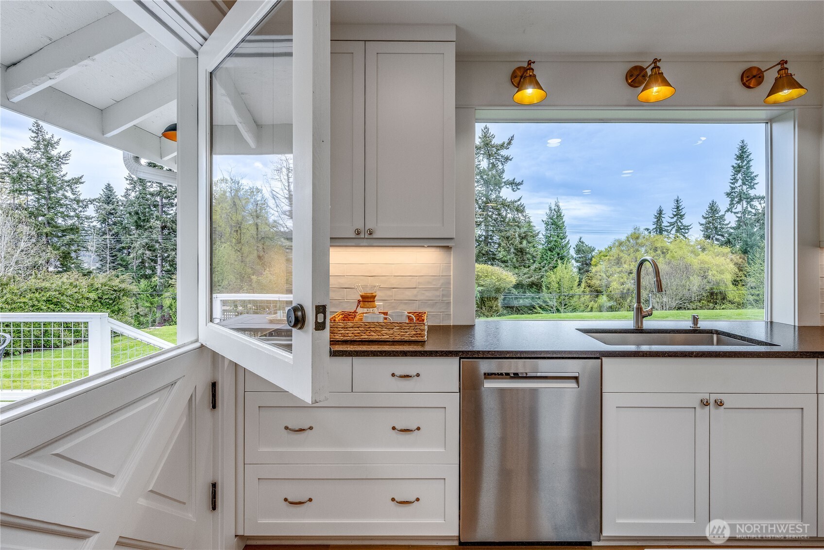 4185 Point White Drive NE, Bainbridge Island, WA 98110
