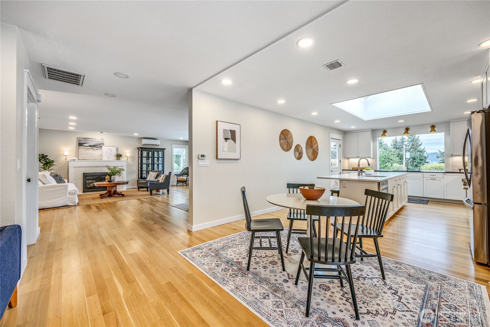 4185 Point White Drive NE, Bainbridge Island, WA 98110