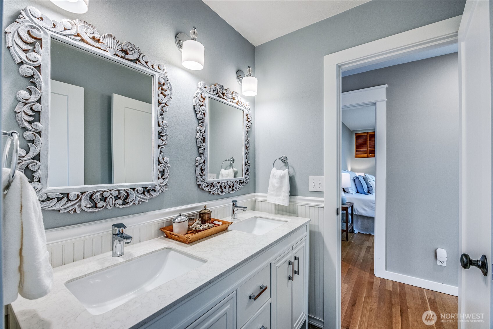 4185 Point White Drive NE, Bainbridge Island, WA 98110