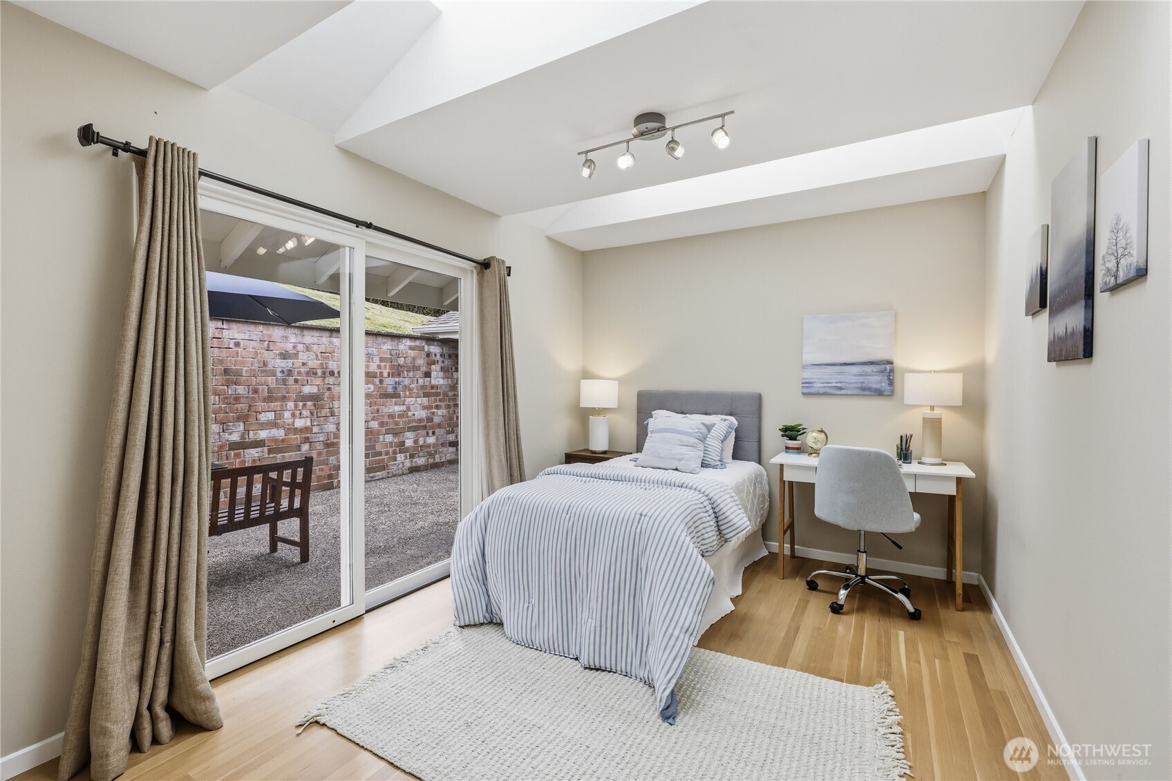 4185 Point White Drive NE, Bainbridge Island, WA 98110