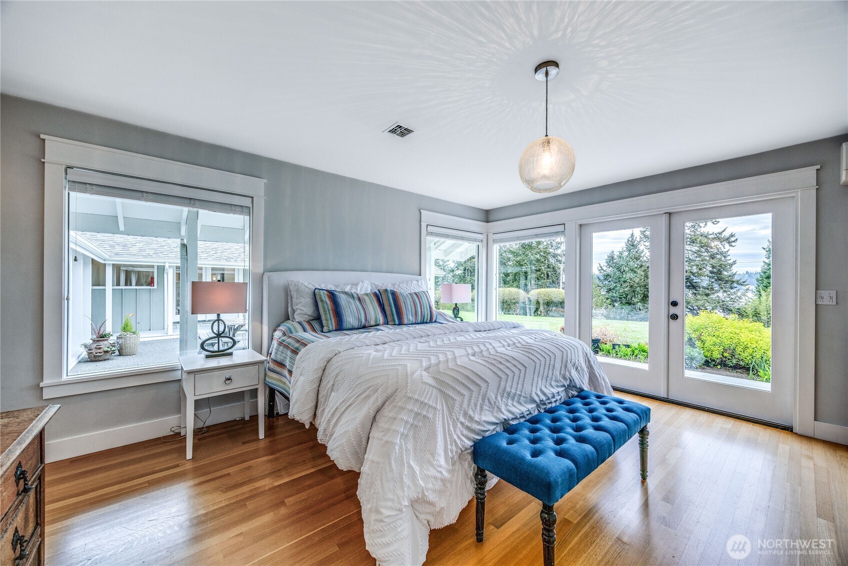4185 Point White Drive NE, Bainbridge Island, WA 98110