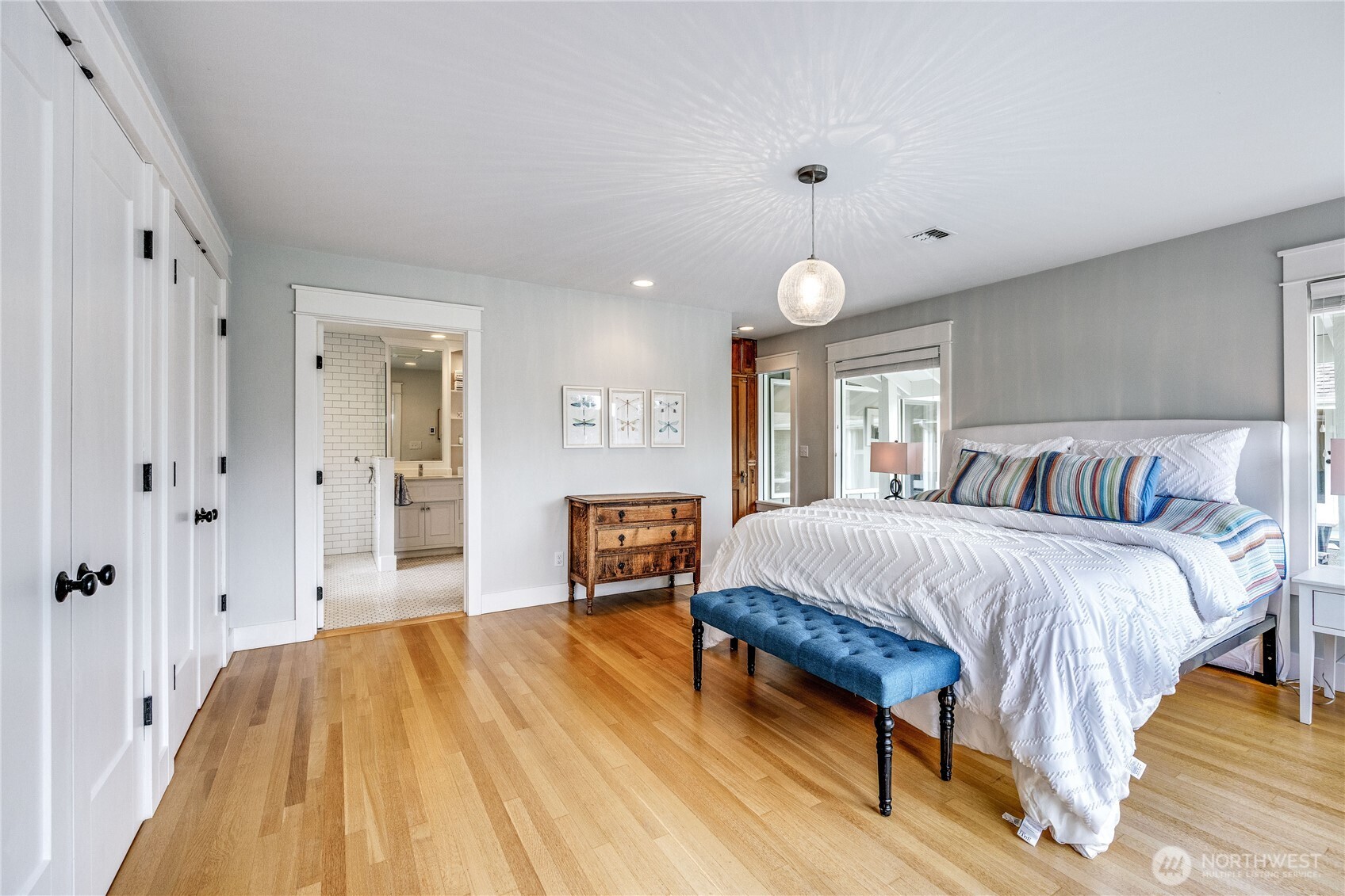 4185 Point White Drive NE, Bainbridge Island, WA 98110