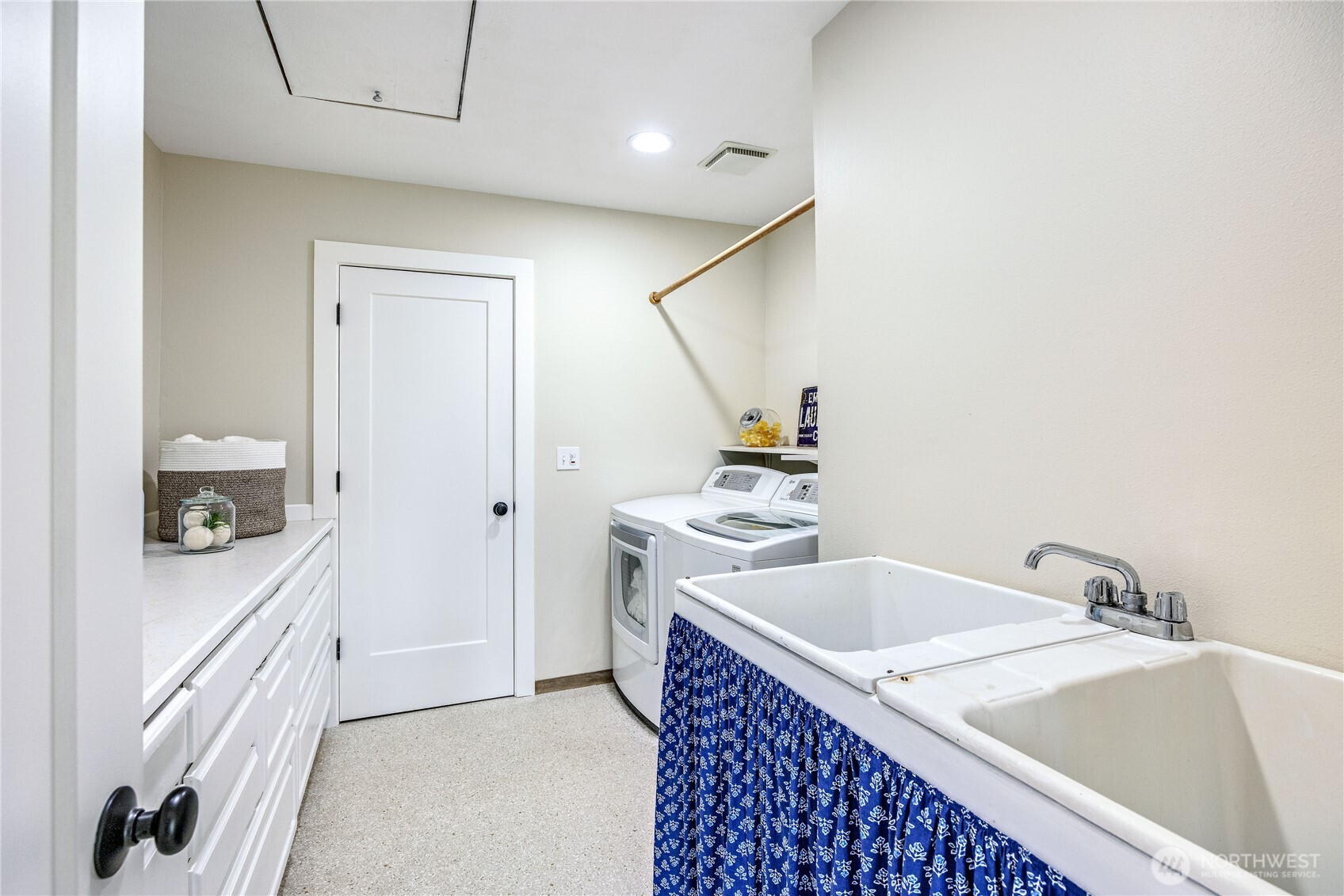 4185 Point White Drive NE, Bainbridge Island, WA 98110