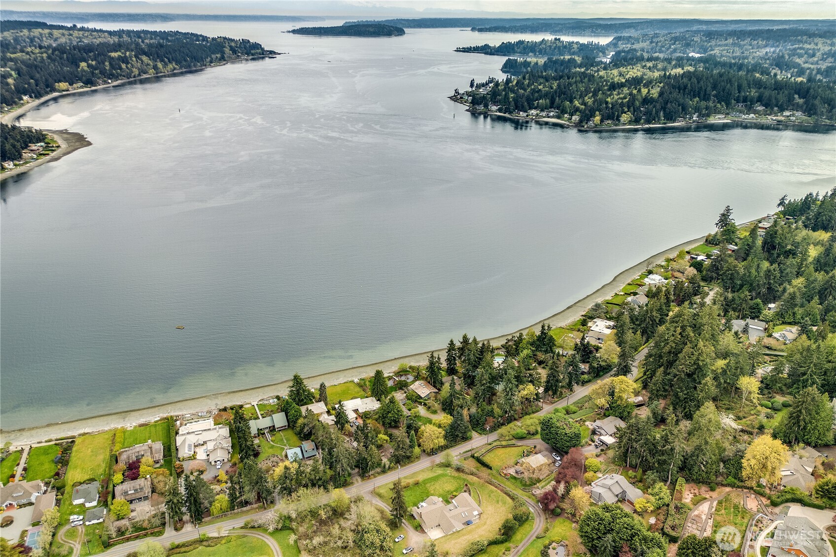 4185 Point White Drive NE, Bainbridge Island, WA 98110