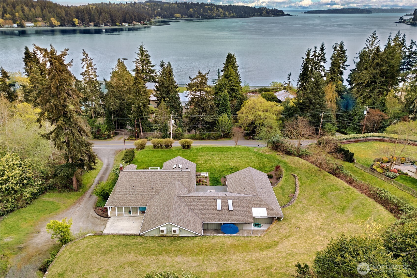 4185 Point White Drive NE, Bainbridge Island, WA 98110