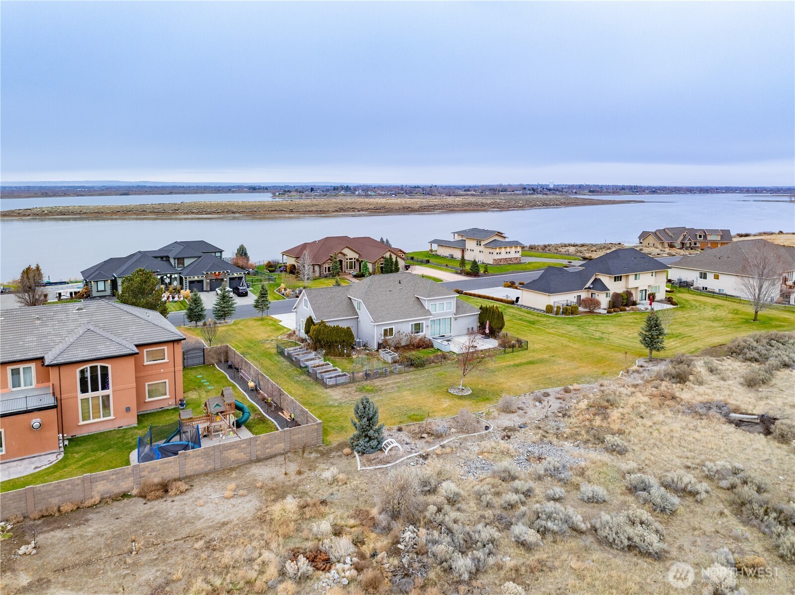 7298 Dune Lake Road SE, Moses Lake, WA 98837