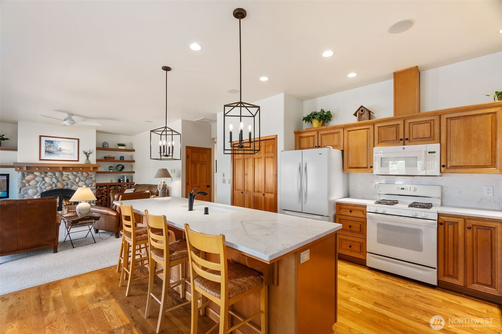 9936 9941 Mariner Drive NW, Olympia, WA 98502