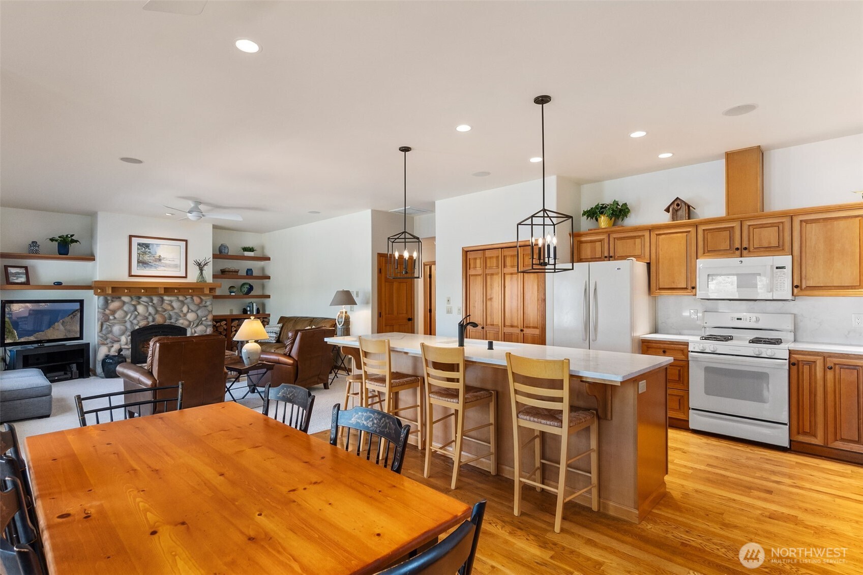 9936 9941 Mariner Drive NW, Olympia, WA 98502
