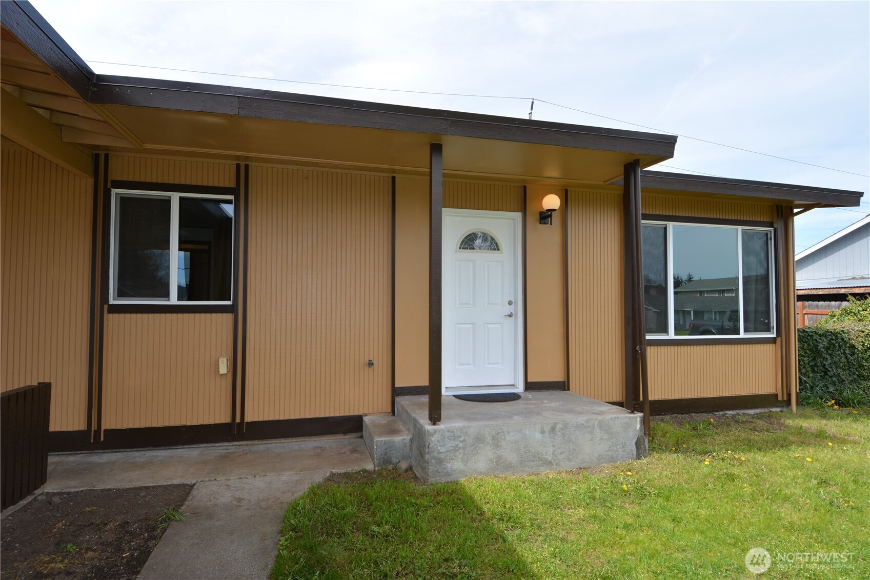 359 N Matriotti Avenue , Sequim, WA 98382