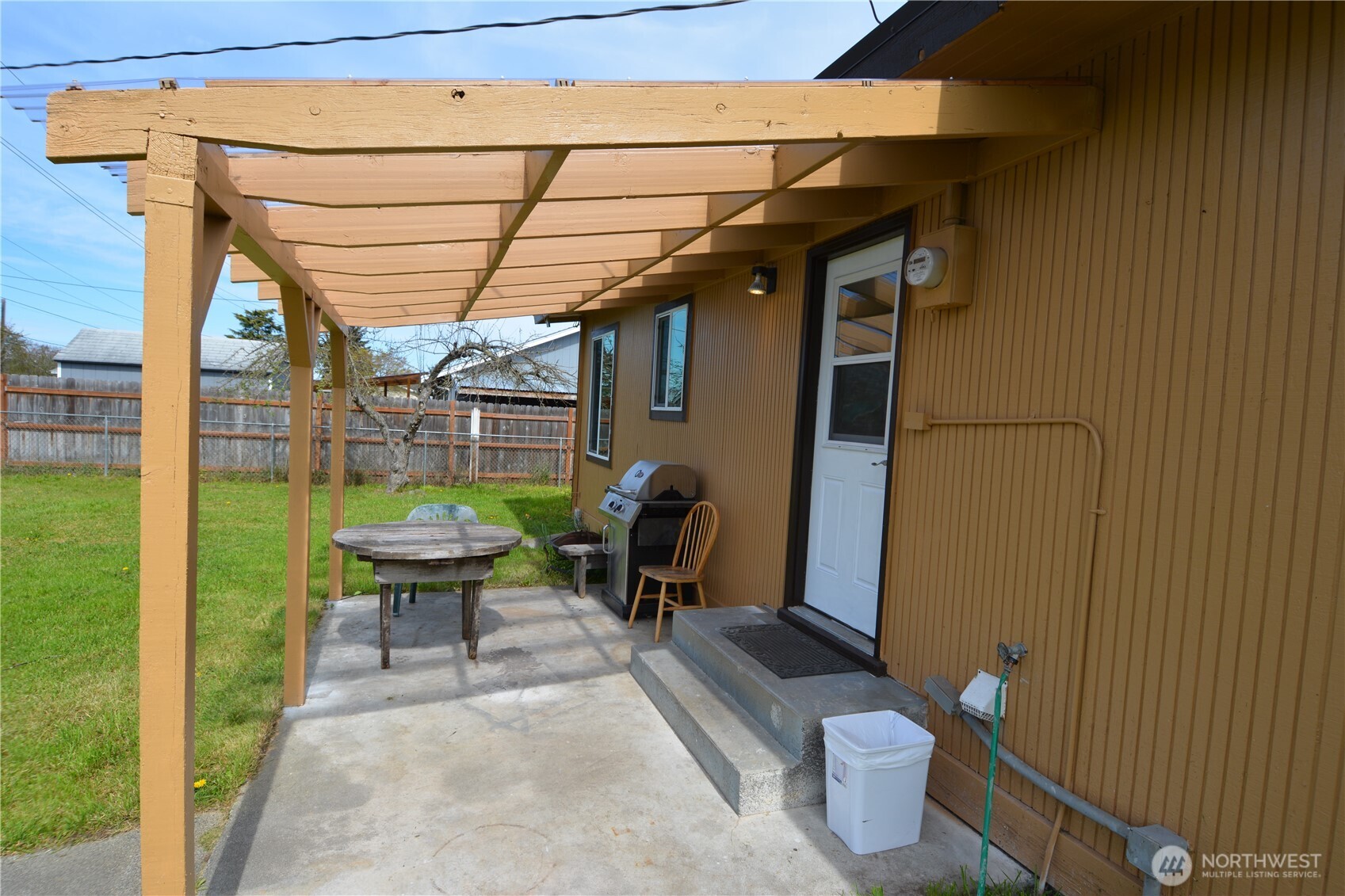 359 N Matriotti Avenue , Sequim, WA 98382