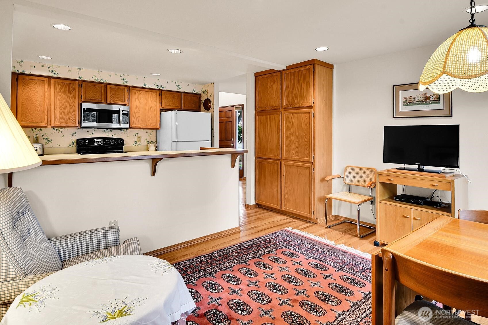367 145th Place SE, Bellevue, WA 98007-5173