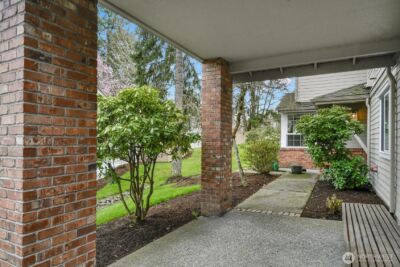 367 145th Place SE, Bellevue, WA 98007-5173 - Photo 2