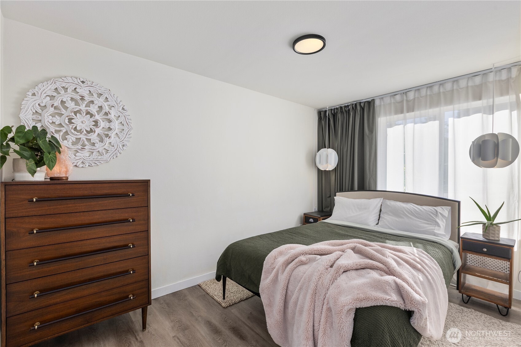 9624 Linden Avenue N, Seattle, WA 98103