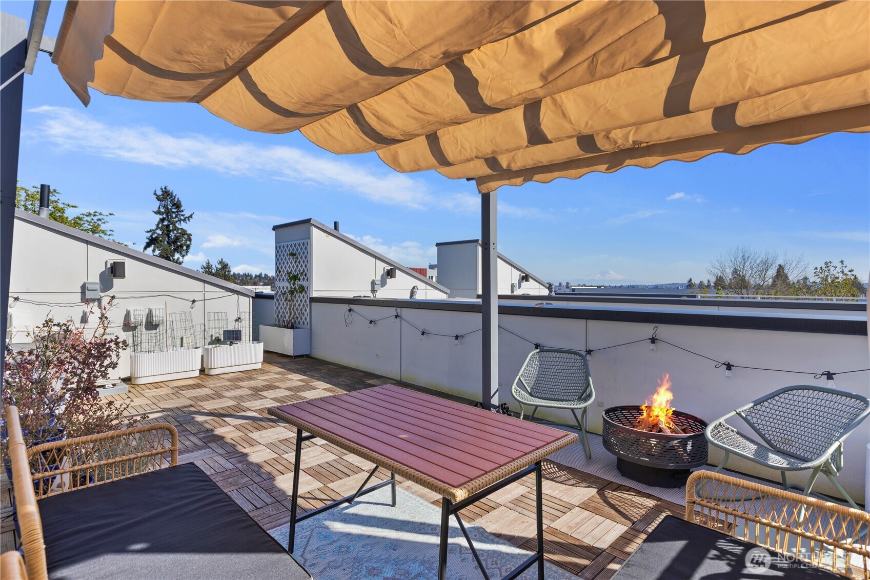 9624 Linden Avenue N, Seattle, WA 98103
