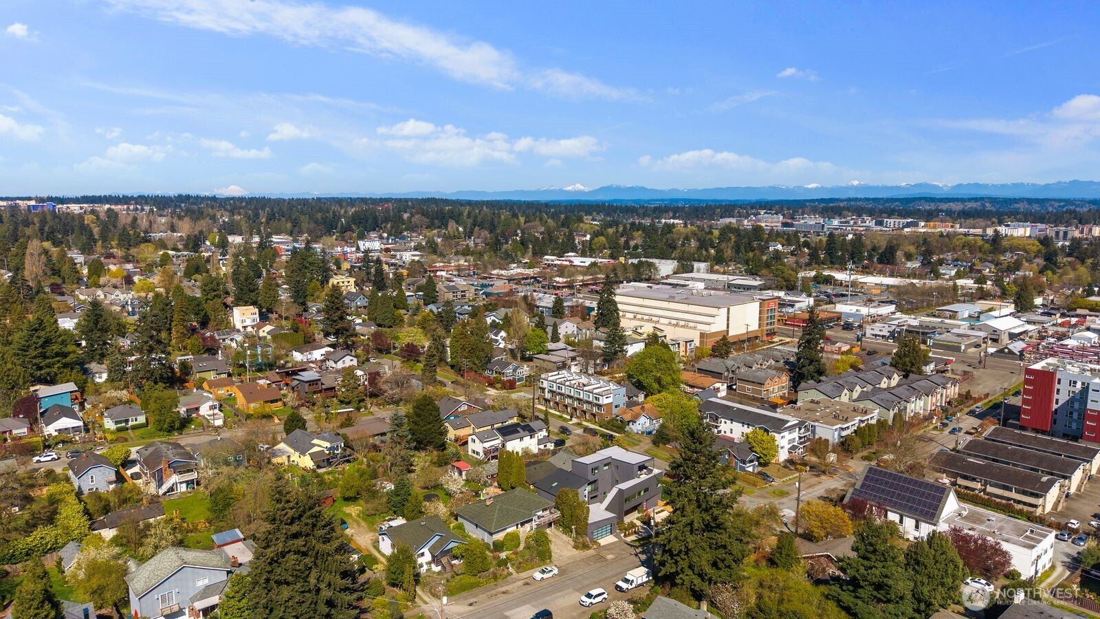9624 Linden Avenue N, Seattle, WA 98103