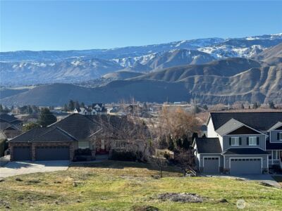 990 Sage Crest Drive , Wenatchee, WA 98801