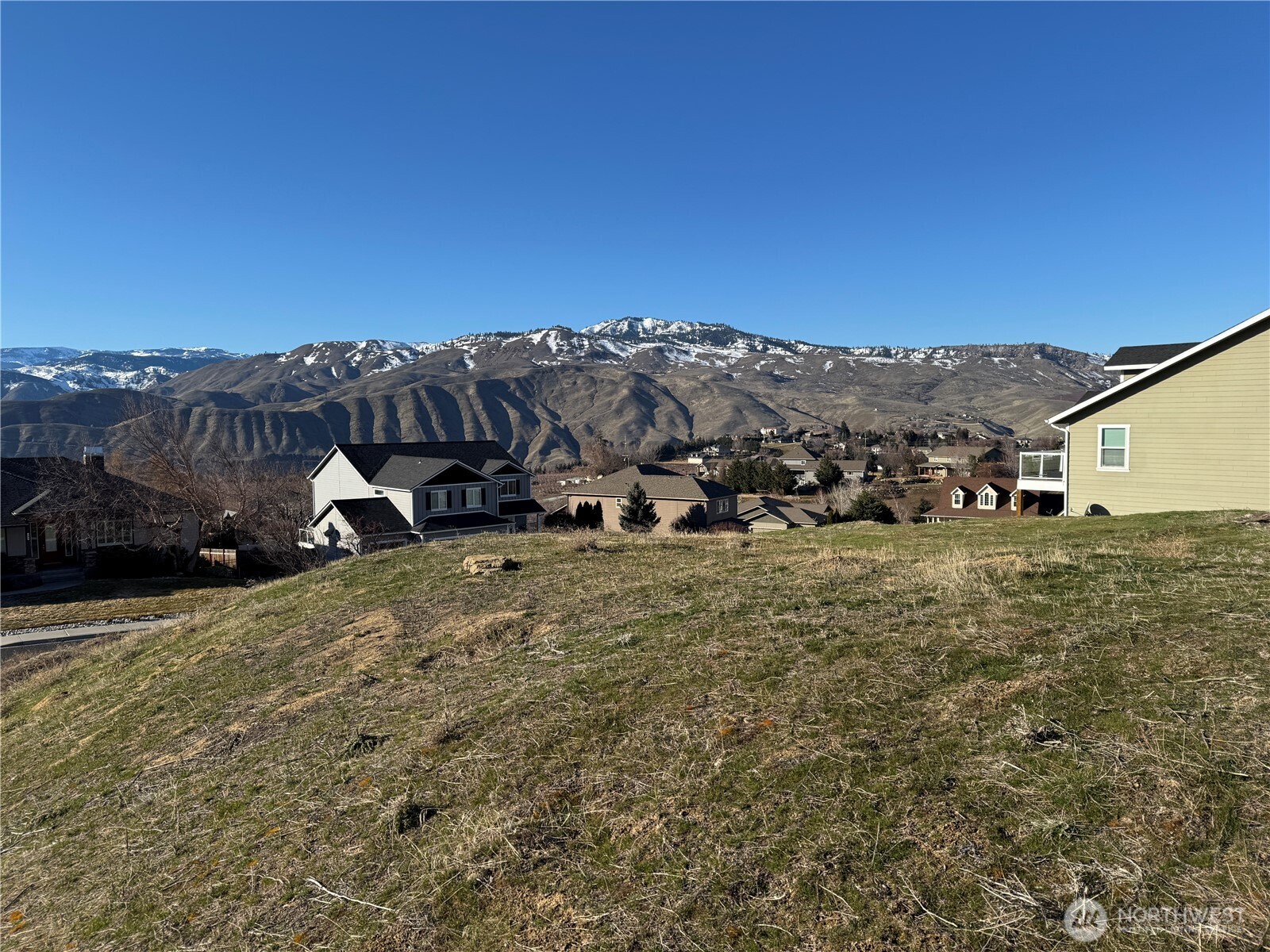 990 Sage Crest Drive , Wenatchee, WA 98801