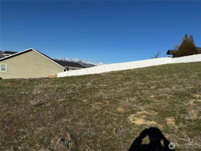 990 Sage Crest Drive , Wenatchee, WA 98801 - Photo 5