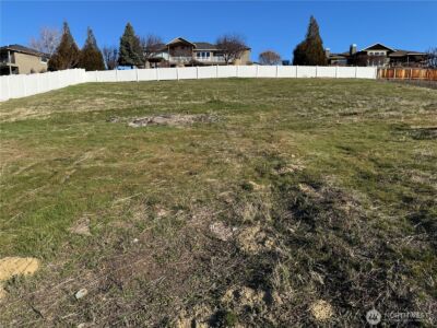 990 Sage Crest Drive , Wenatchee, WA 98801 - Photo 7