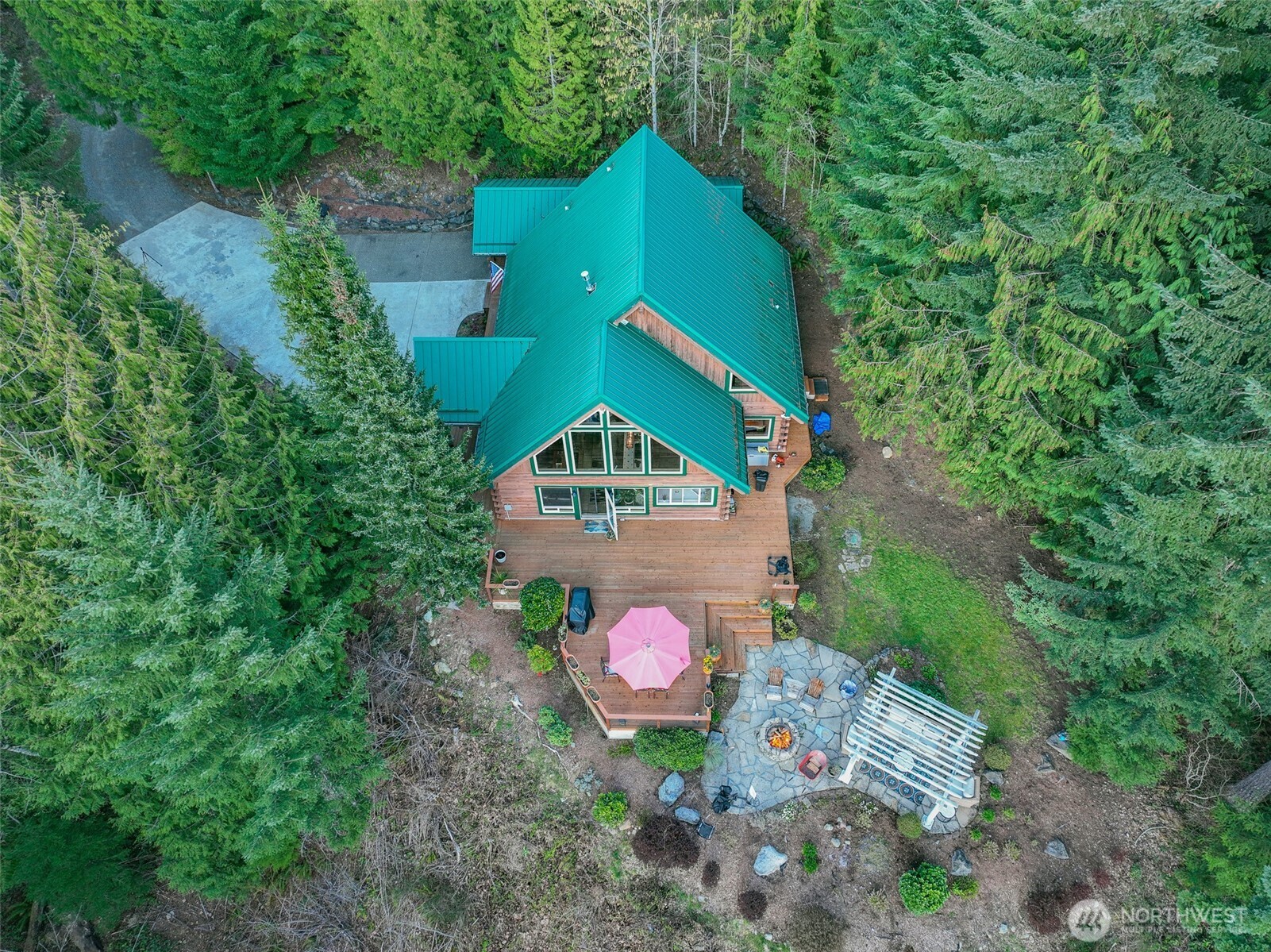 6323 N Lake Cushman Road , Hoodsport, WA 98548