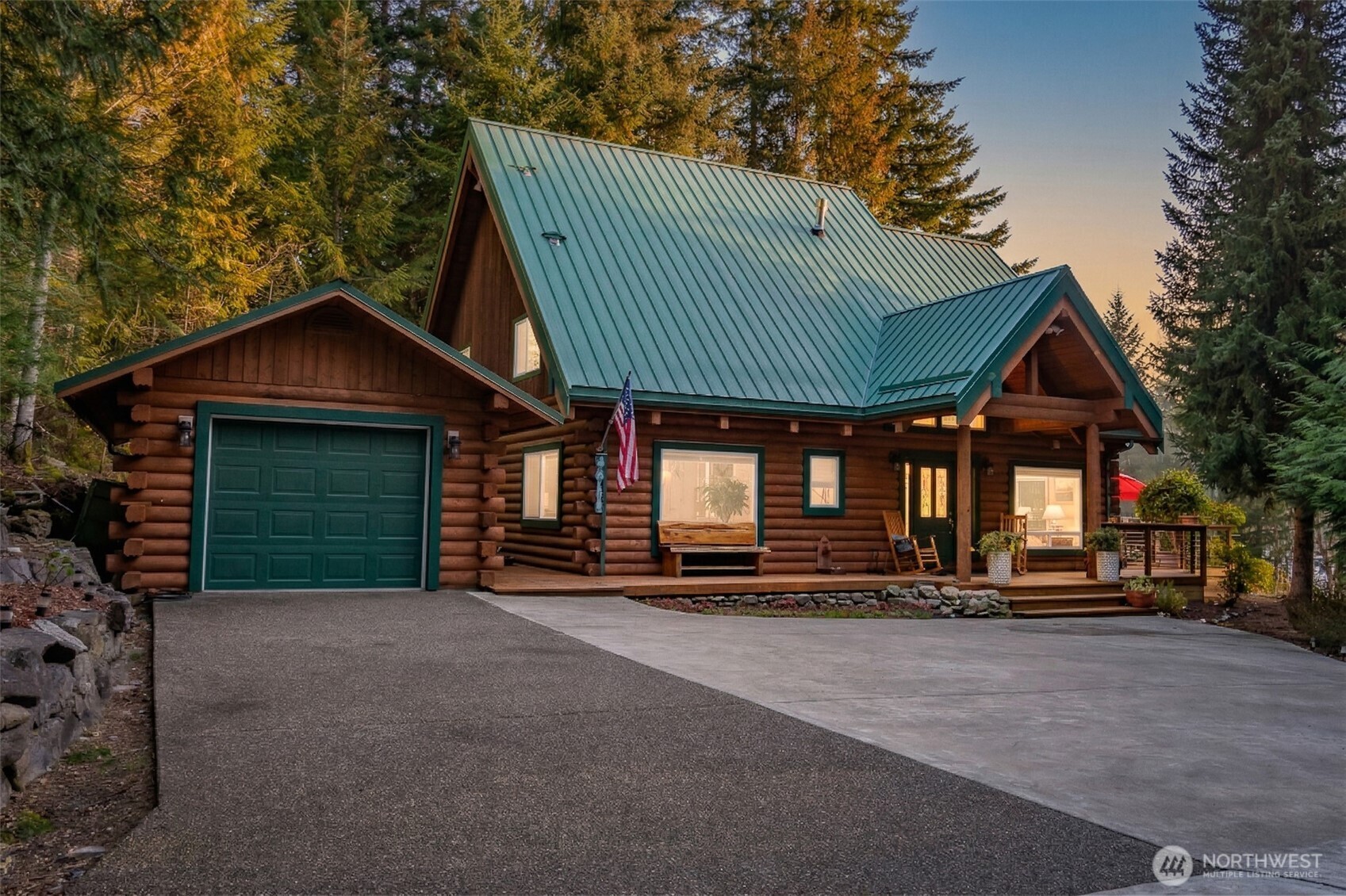 6323 N Lake Cushman Road , Hoodsport, WA 98548
