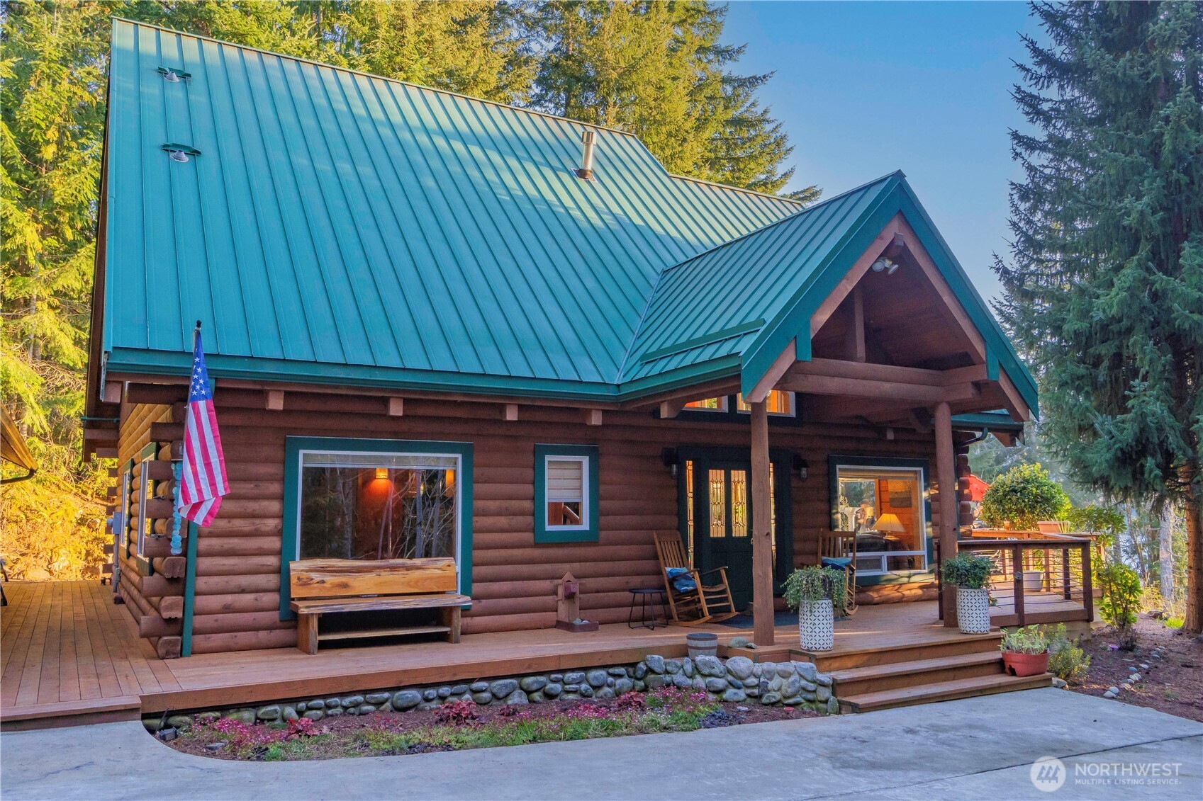 6323 N Lake Cushman Road , Hoodsport, WA 98548