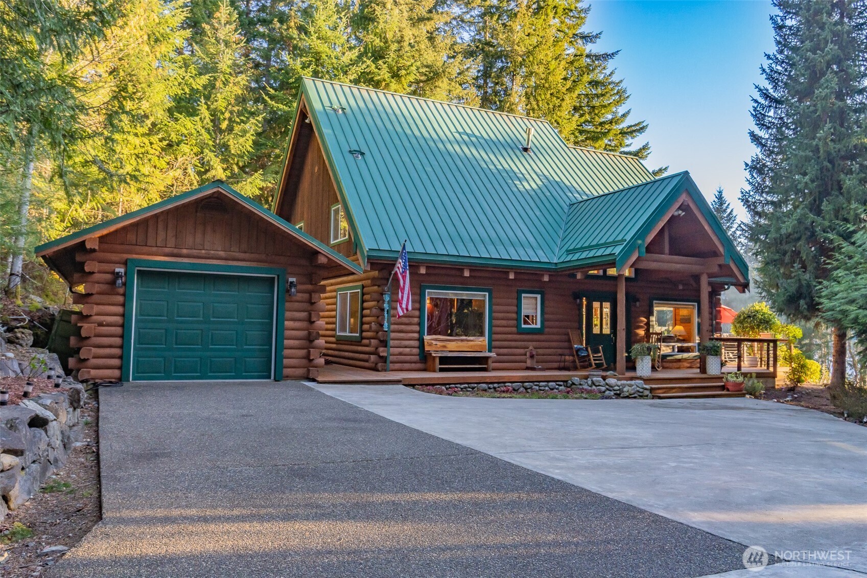 6323 N Lake Cushman Road , Hoodsport, WA 98548